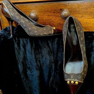 Authentic Lois Vuitton Size 71/2 Brown W/gold details